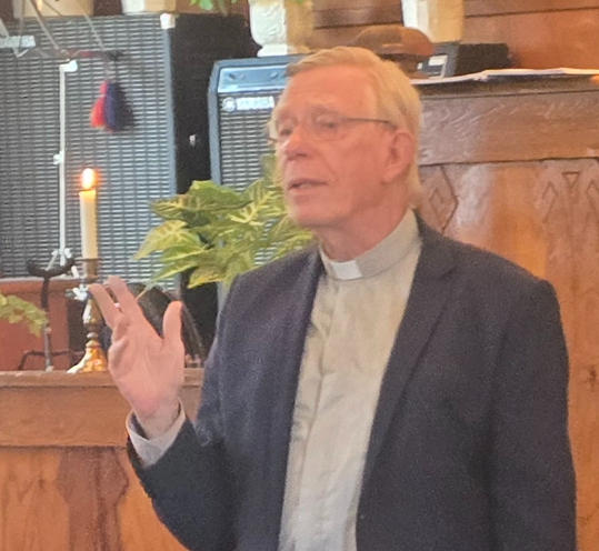 Åke Reinholdsson predikade hos Frälsningsarmén i Varberg